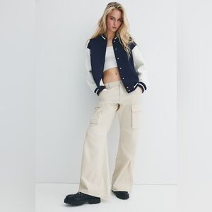 H&M Wide Leg Canvas Cargo Pants. Color: Light Beige. Size: 12.